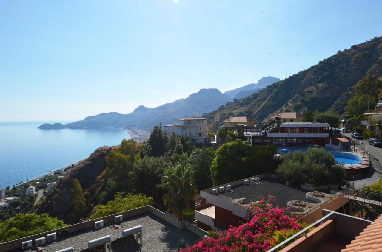 Hotiday Village Letojanni Taormina エクステリア 写真